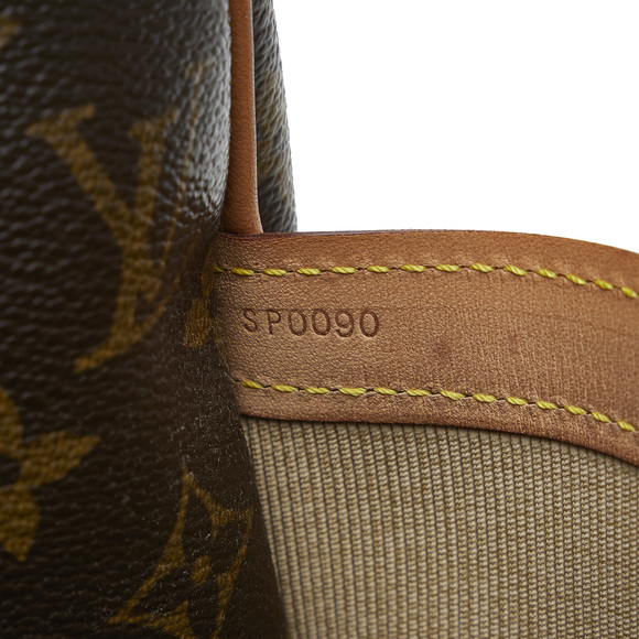 LOUIS VUITTON Monogram Reporter GM Crossbody Bag - Picture 8 of 10